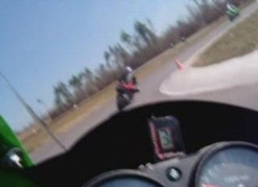 roulage moto chenevieres 21 mars 2009