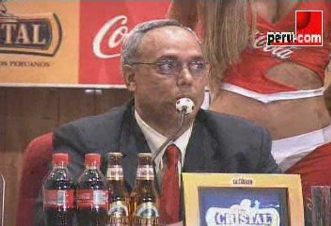 Peru.com:  Manuel Burga, presidente de la FPF