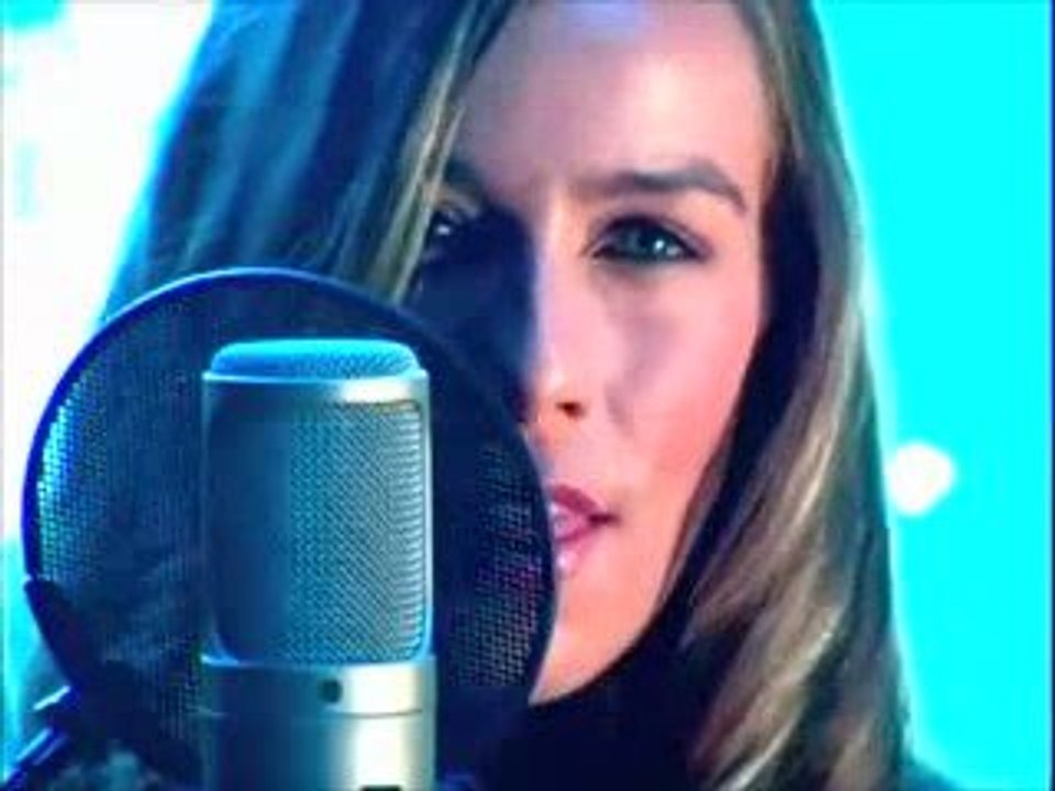 HALO Version Lisa Lavie buzz américain