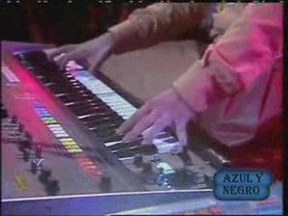 AZUL Y NEGRO..isadora en directo