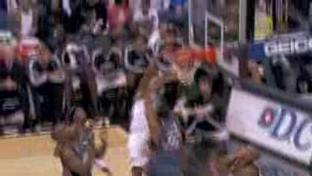 NBA Nick Young drives the baseline for the reverse facial on