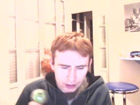 Wiwi égratigne Un éléphant me regarde