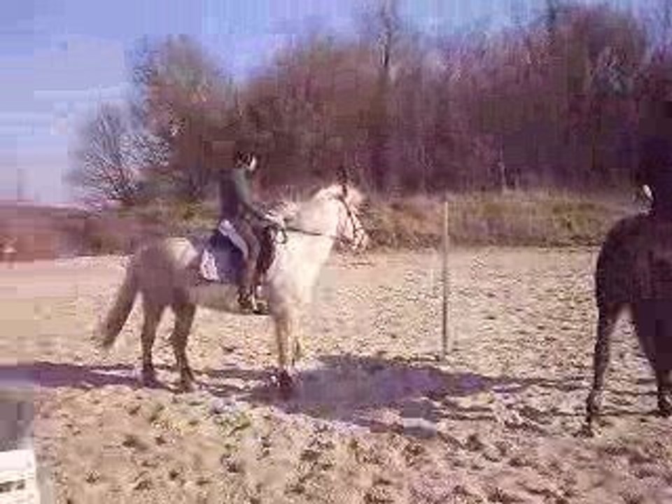 Clemence et Nunu qui galopent