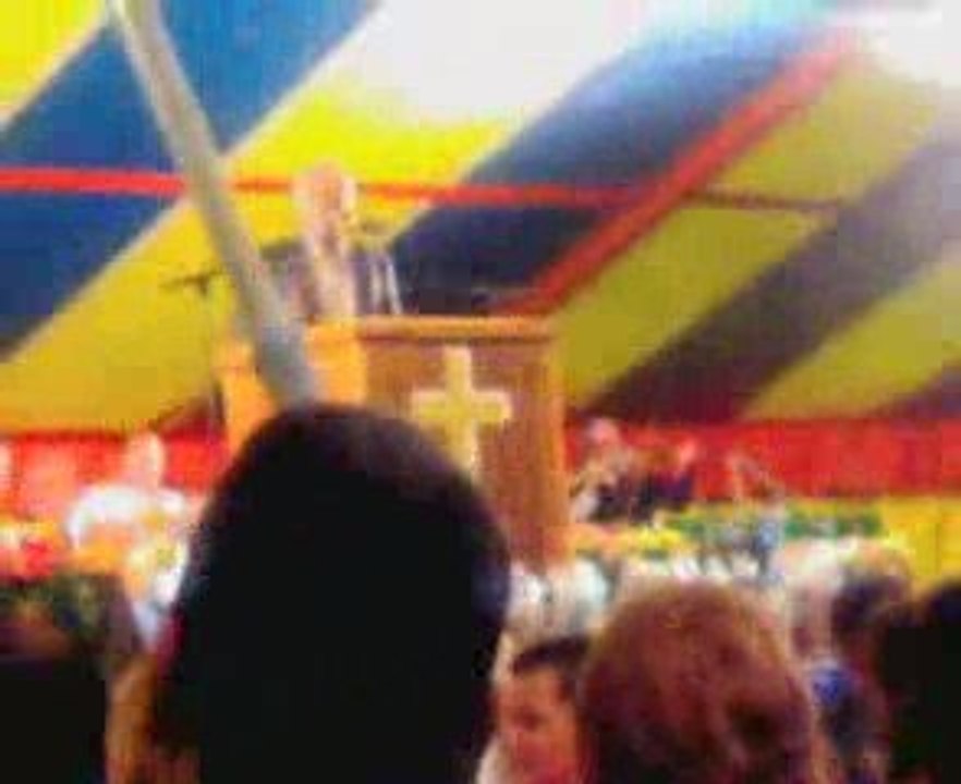 UN vetement blanc CONVENTION DE chaumont