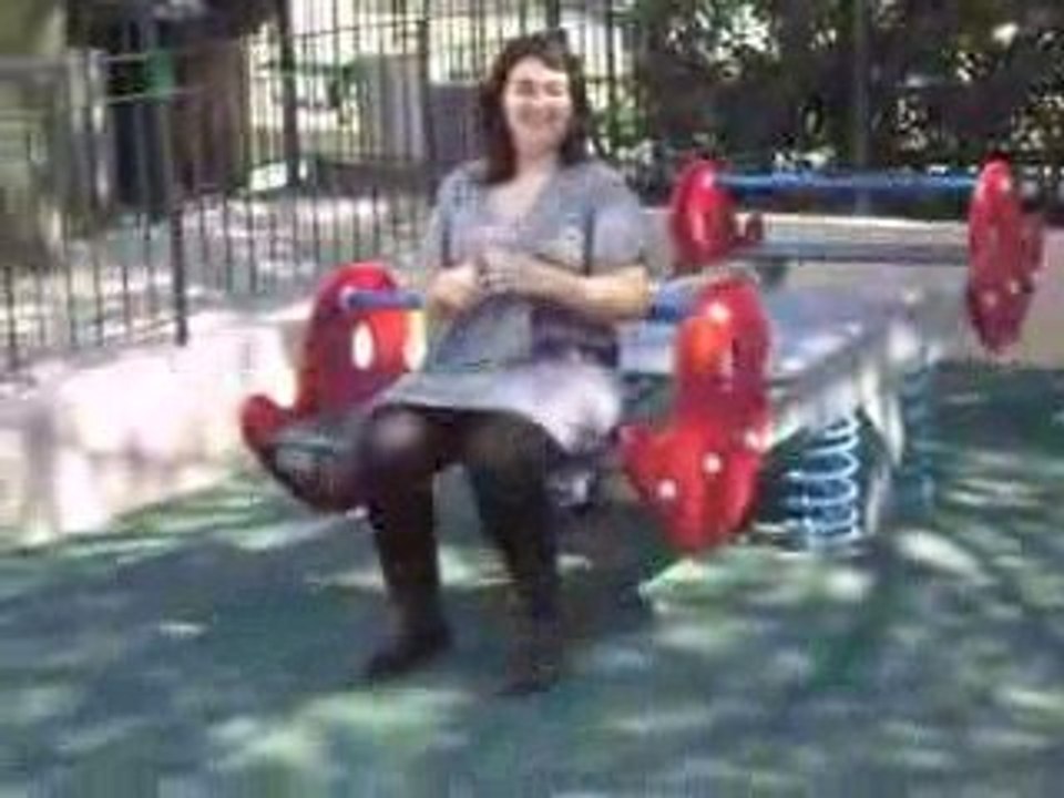 Les Folles Au Jardin d'Enfants