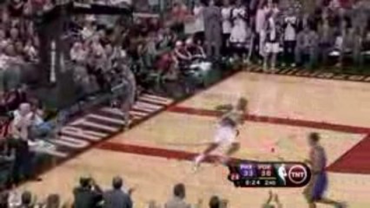 NBA Greg Oden Block  Alando Tucker. Travis Outlaw finishes w