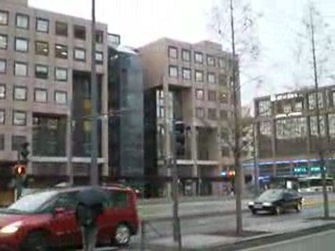 Lyon Part-Dieu: Vue sur la gare S.N.C.F. du bvd Vivier-Merle