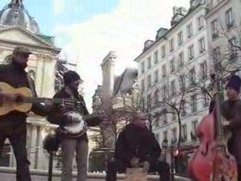 KARPATT : Lino devant la Sorbone