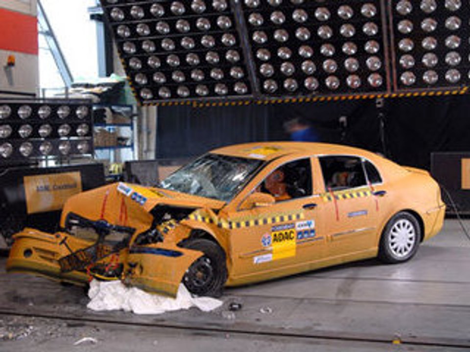 Brilliance BS4 Crash test