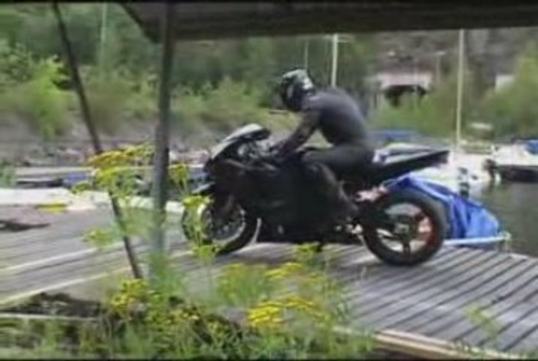 GHOST RIDER vs POLICE RELAX GSX R