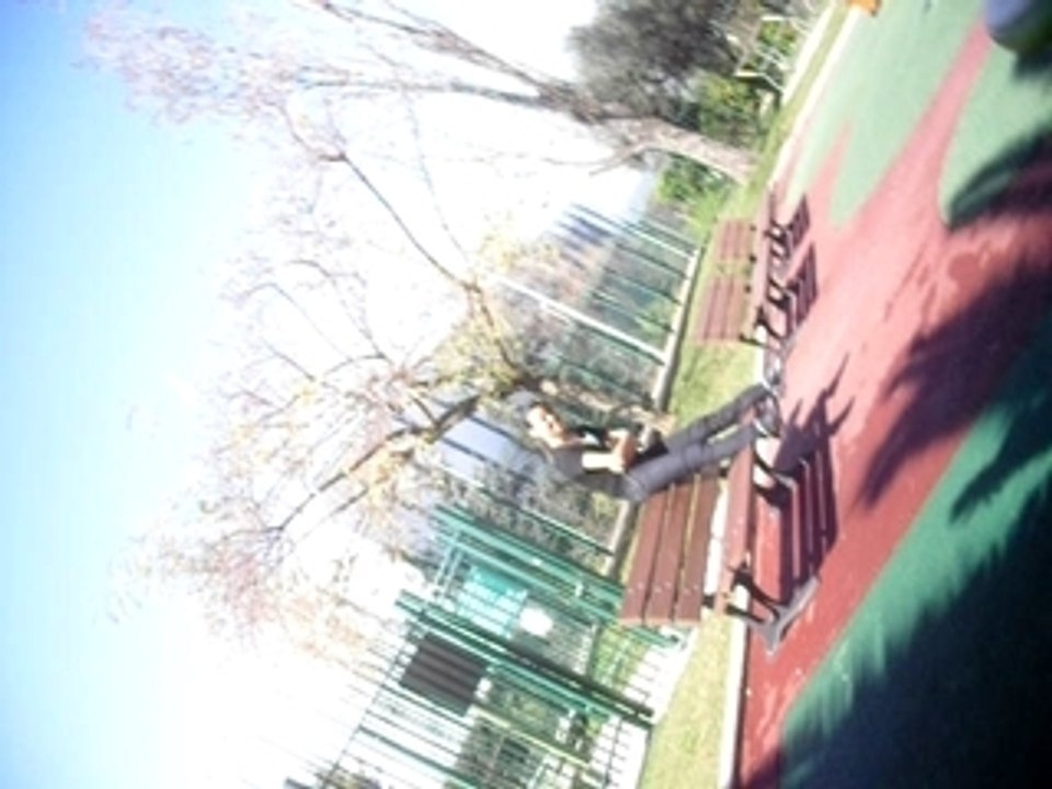 Les Folles Au Jardin d'Enfants