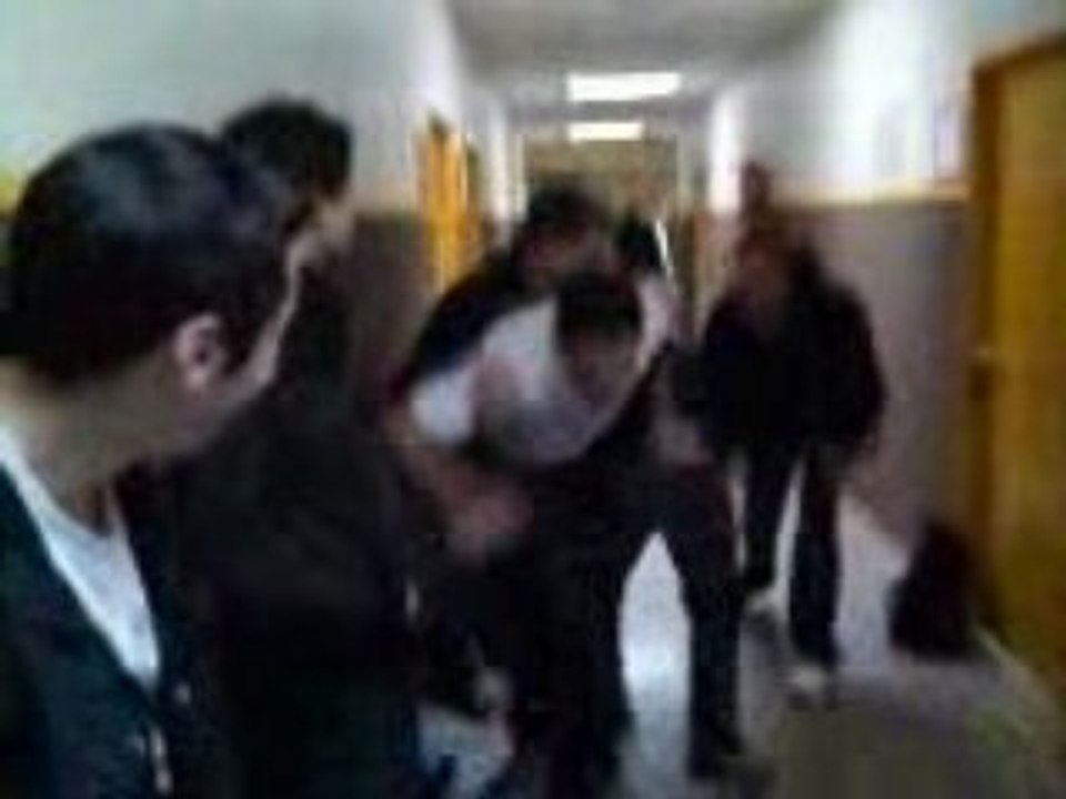 Justin tente le passage