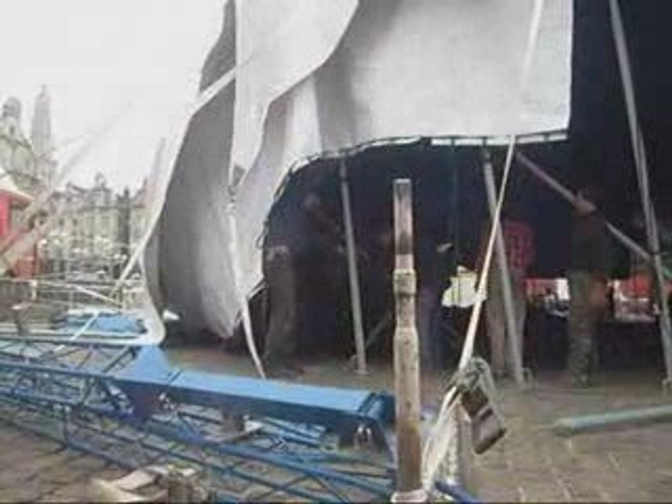 Montage du Cirque Arlette Gruss à Arras