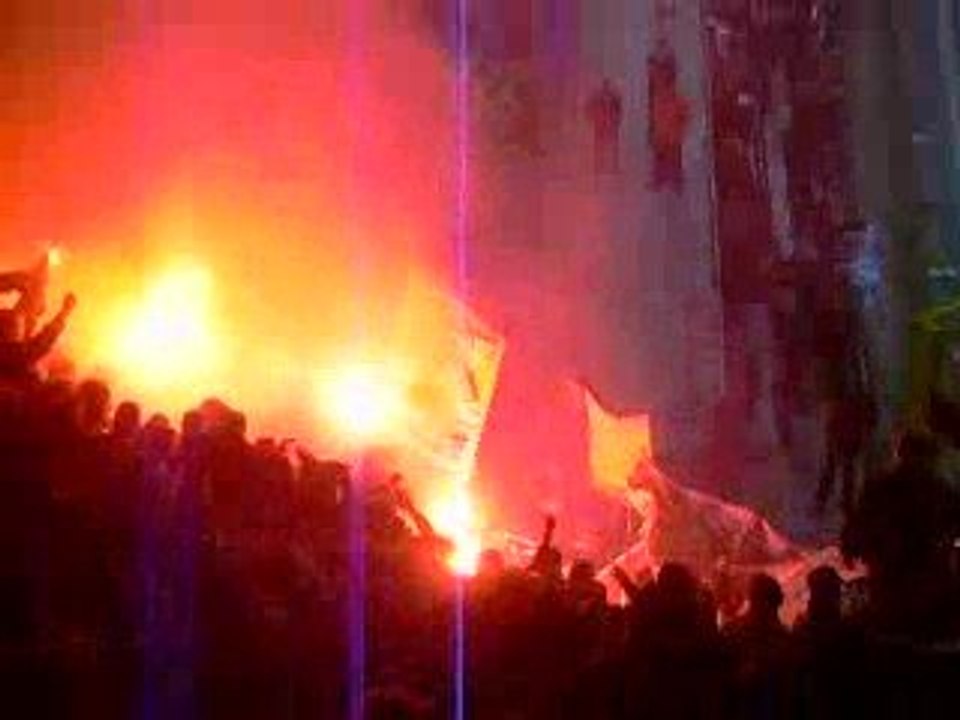 Rcs sco tifo +fumi  entres des joueurs