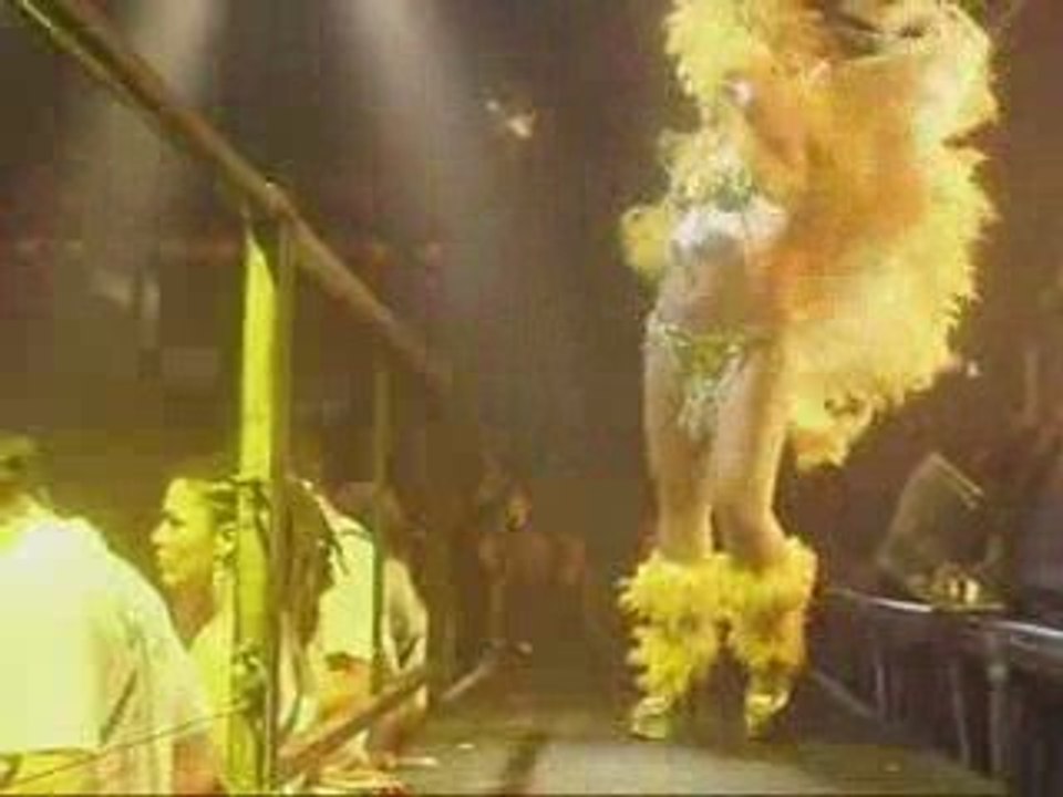 Pascale do Samba à Carna Brazuca