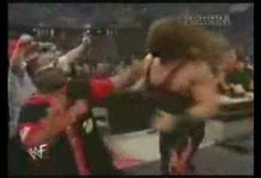 Kane & Undertaker vs Edge & Christian Raw 12.02.2001 Part. 2