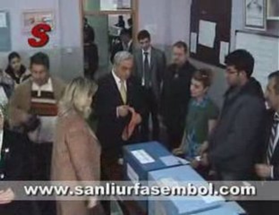 VALİ YAVAŞCAN'A 'OY KULLANAMAZSINIZ'