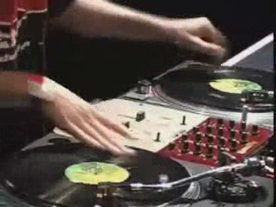 Moody Mike vs Eko-DMC France 2003 (demies finales)