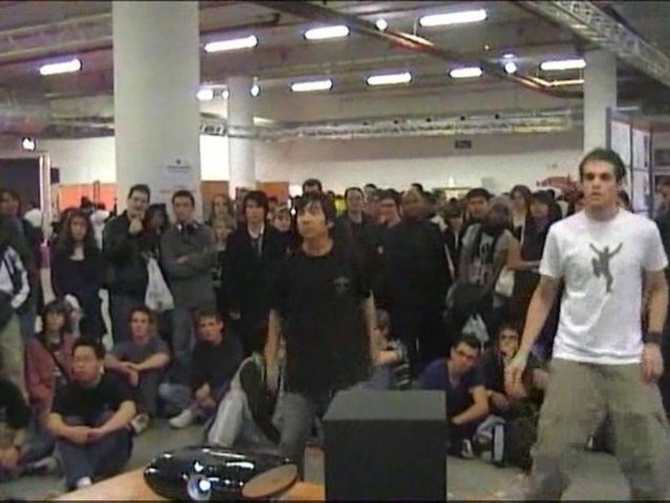 Hugo vs Skytie - Gyruss