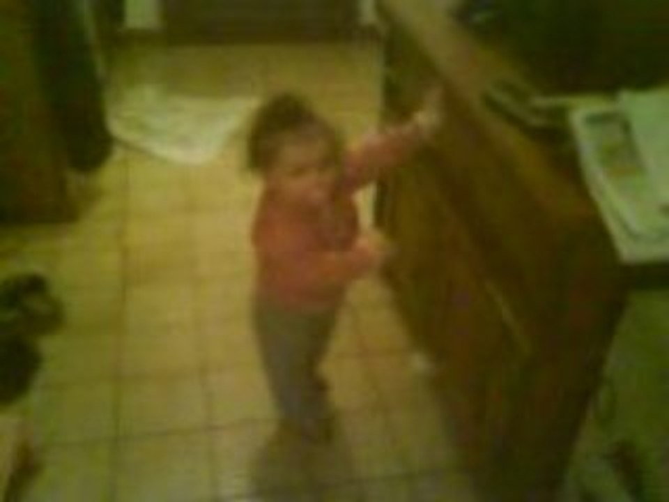 ma fille Lylou qui danse