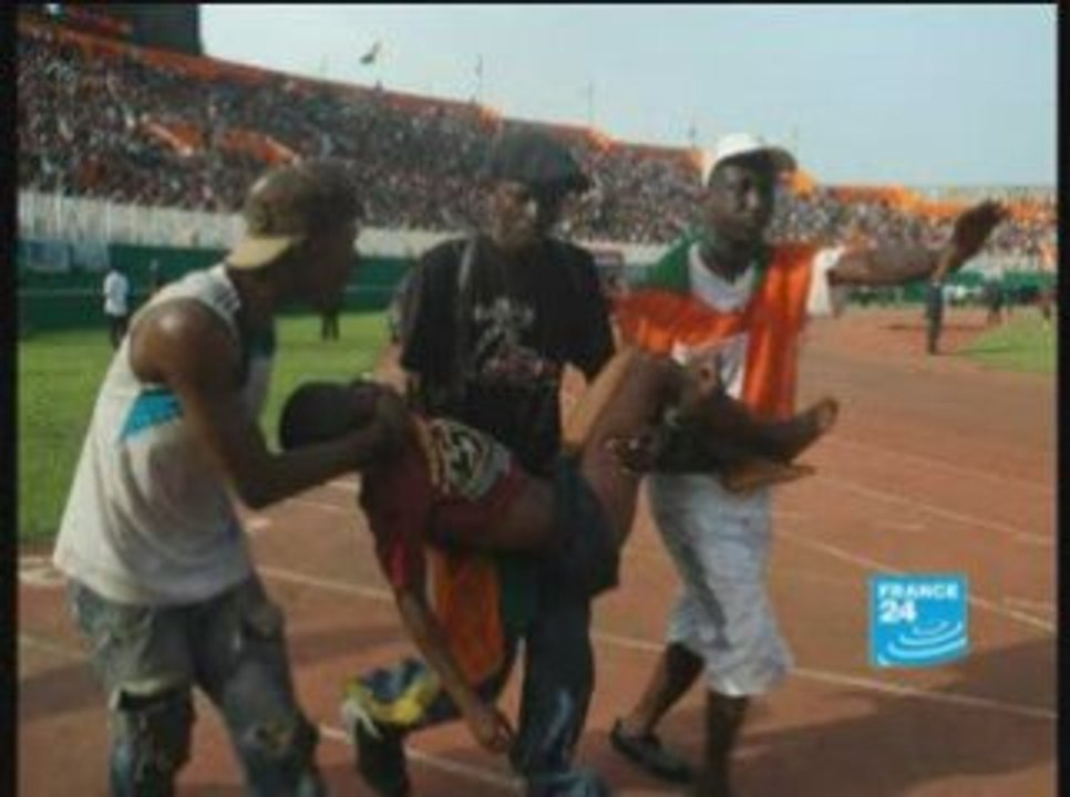 Hommage aux 19 morts dans une bousculade au stade d'Abidjan