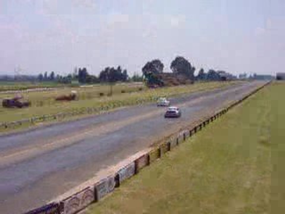 Drag Race - Subaru WRX vs Porsche 911 turbo