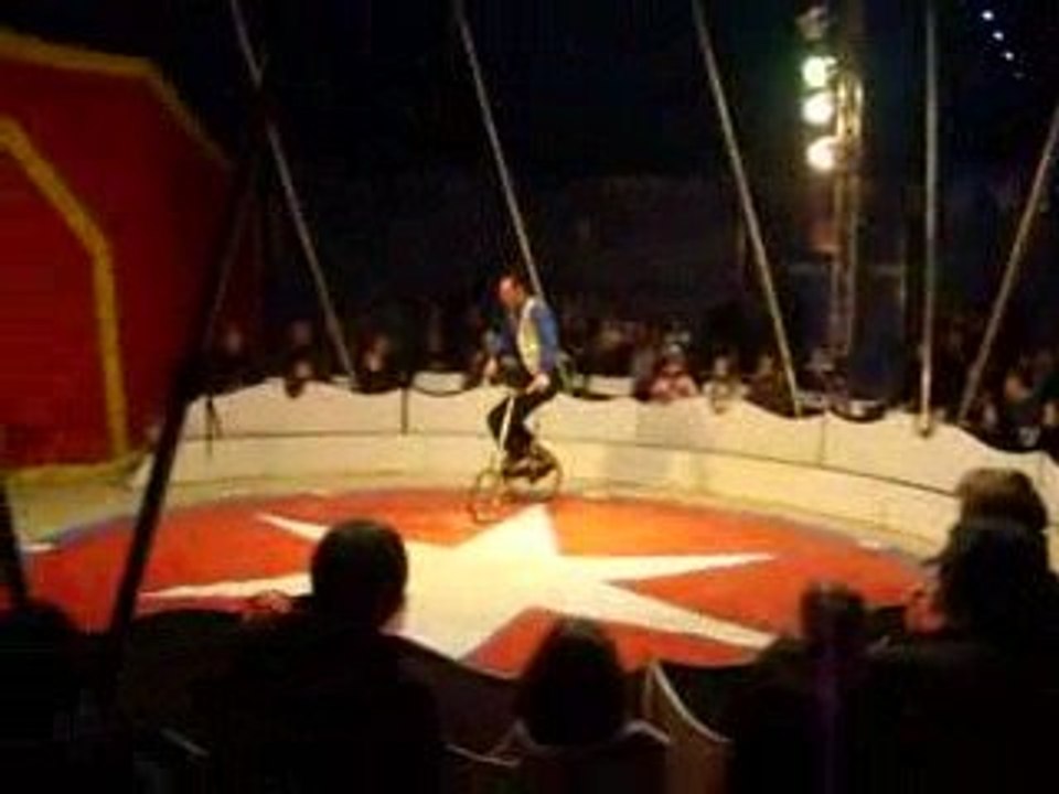 Cirque Jackson monocycle