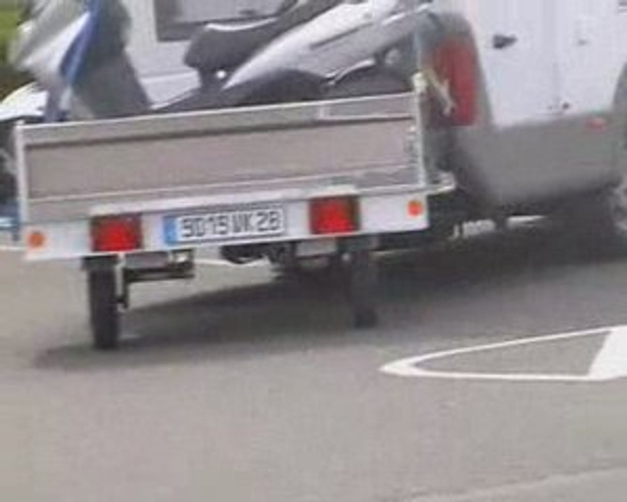 Passage en marche avant et blocage des roues