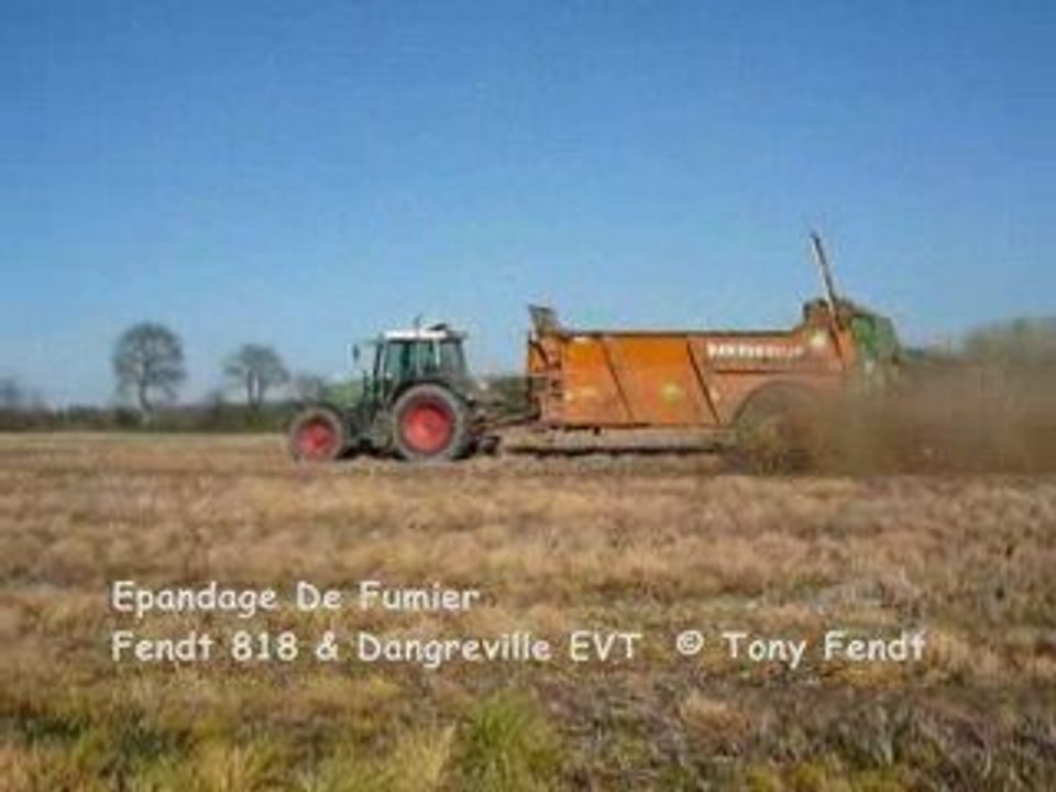 Epandage de Fumier 2009 Avec un 818 Par Tony Fendt
