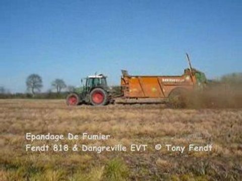Epandage de Fumier 2009 Avec un 818 Par Tony Fendt
