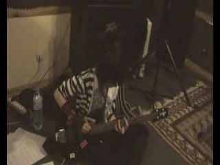 Neko Basse Solo Debutant