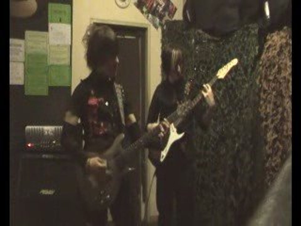 Daisu & Sad  Antic Cafe-THE HERO WITHOUT A “NAME”( Extrait )