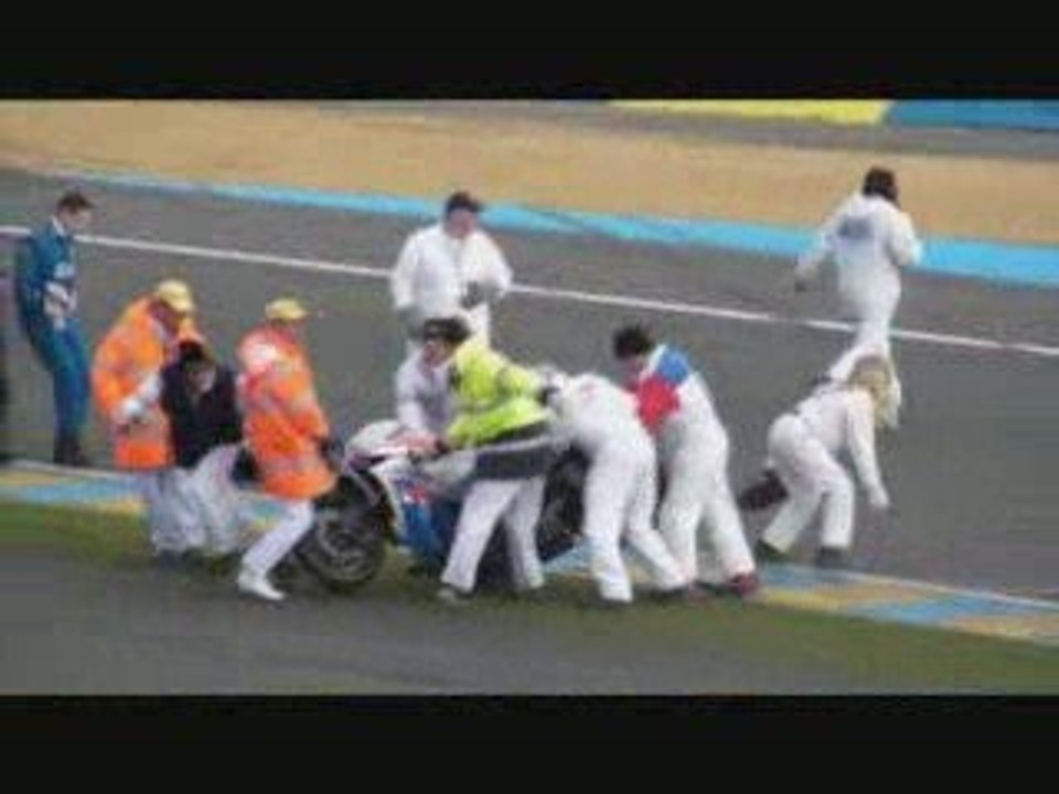 Depart promosport moto le mans 2009 (crash dunlop)