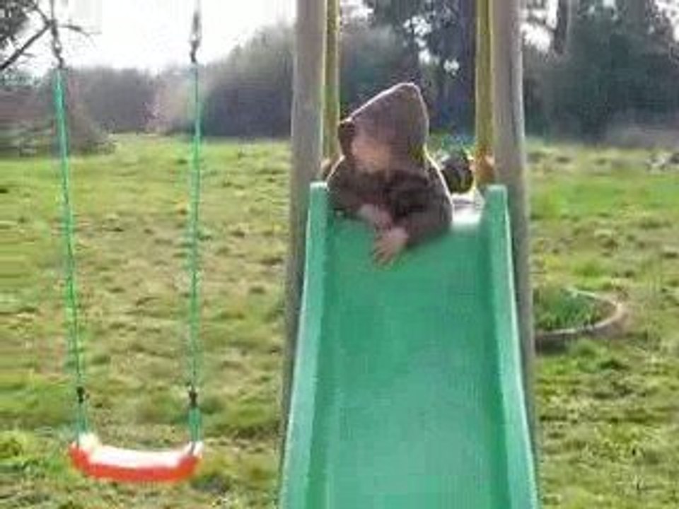 evann fait du tobbogan