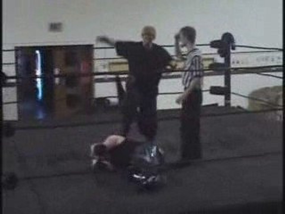 Mikey Genocide Vs "Phenominazing" Steve Blainard