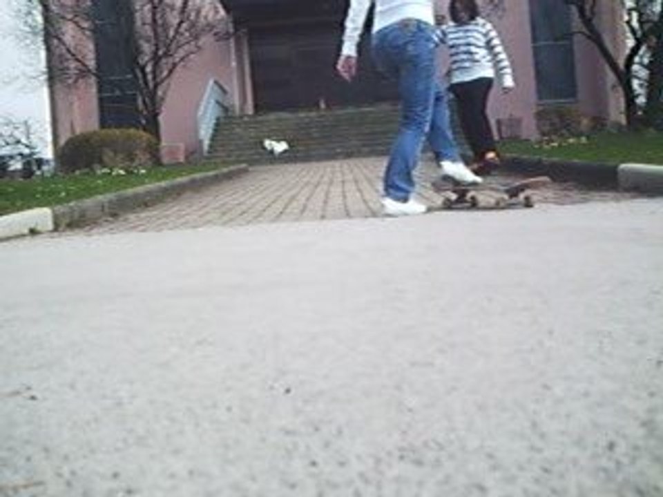 Skatiing :)