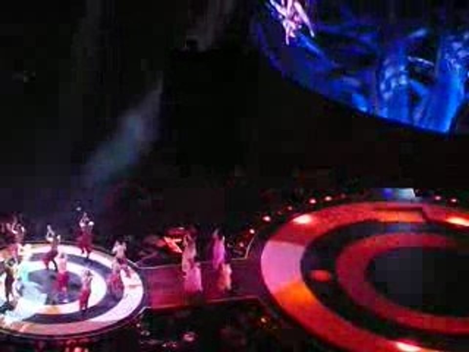 Britney Spears Circus Tour Montréal - Me Against The music