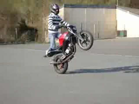 Skater with Aprilia RS Stunt Equiped :D