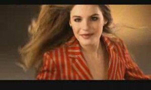 CLIP TV T3K Feat Sarah Michelle qualiter et zoom ameliorer