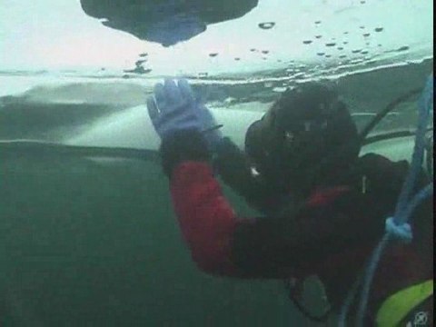Plongee sous glace au Lac de Montriond
