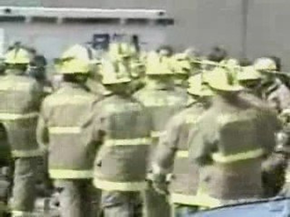 2/9 UNE VERITE QUI DERANGE Alex J - 911 the road to tyranny