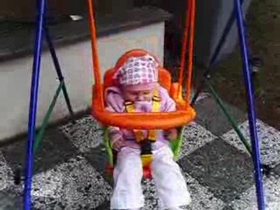 Nina et la balançoire