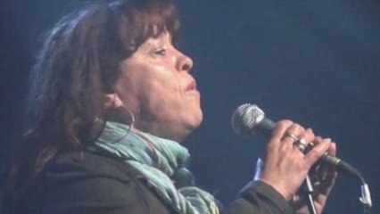 La Rue Ketanou tend le micro à Bella