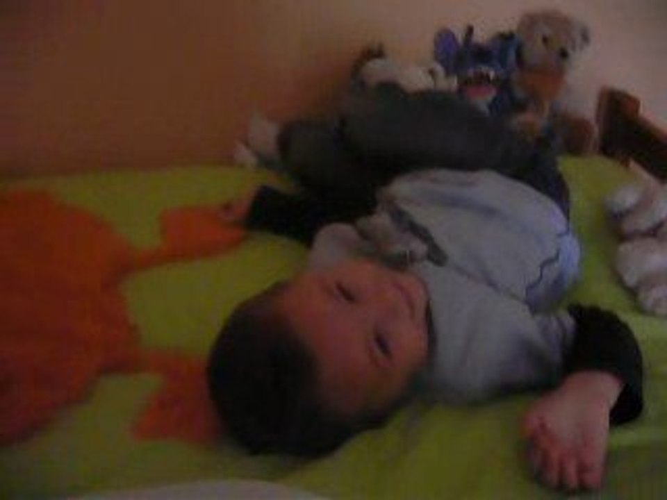 Maxime fait des galipettes