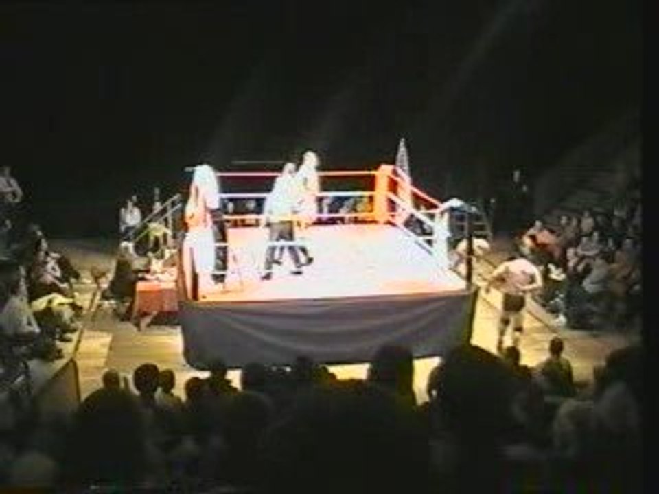 Deano hits dive in 2001