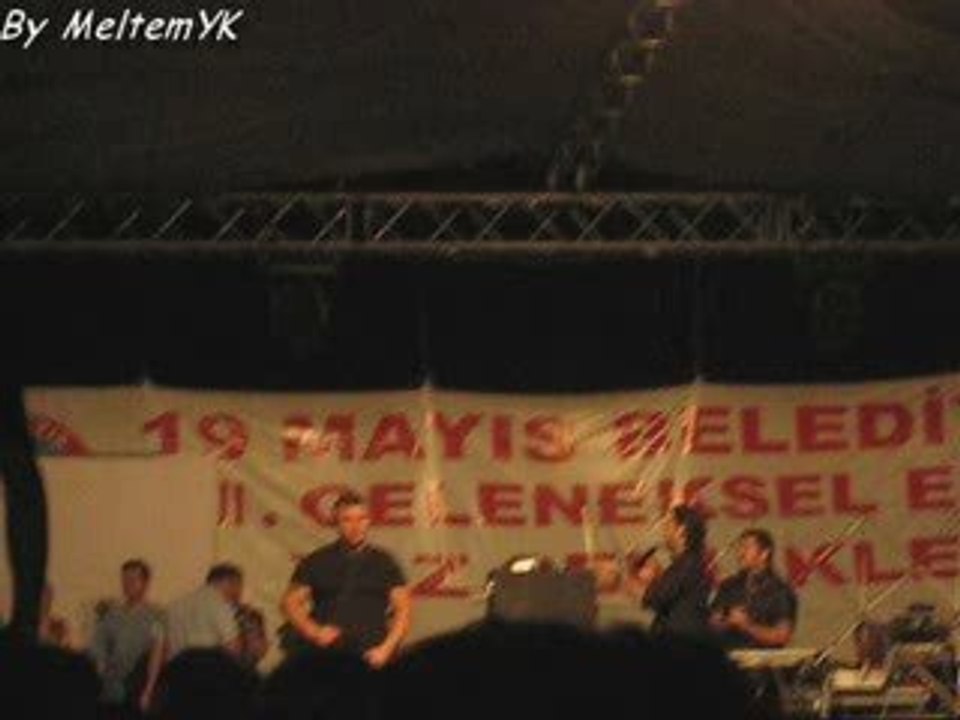 İsmail YK-19 Mayıs Konseri (ismail İsmail )
