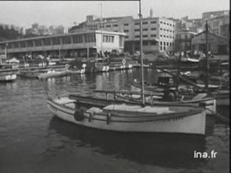 - II - SURVOL DE LA VILLE ET PORT DE PECHE