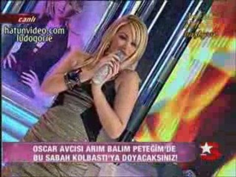 Petek Dinçöz Süper Görünüyor (kolay değil)