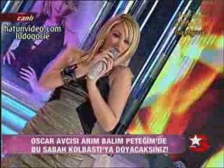 Petek Dinçöz  Süper Görünüyor (kolay değil)