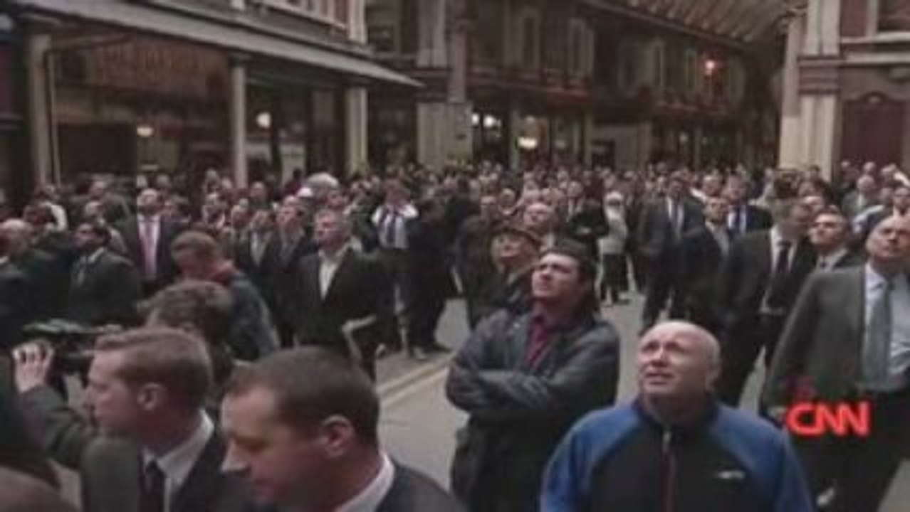 Alain ROBERT escalade pendant le G-20